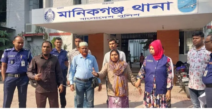 মানিকগঞ্জ হাসপাতালে ঢুকে সাংবাদিক পরিচয়ে তত্ত্বাবধায়কের ব্যাগ চুরি আটক ৫