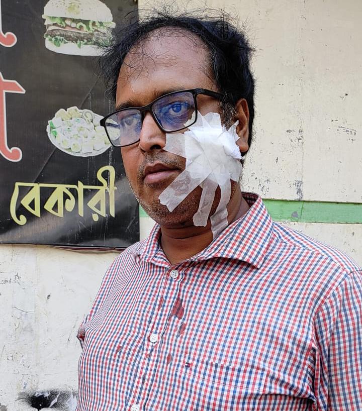 ইভটিজিংয়ের প্রতিবাদ করায় শিক্ষককে মারধর, অভিযুক্ত গ্রেপ্তার