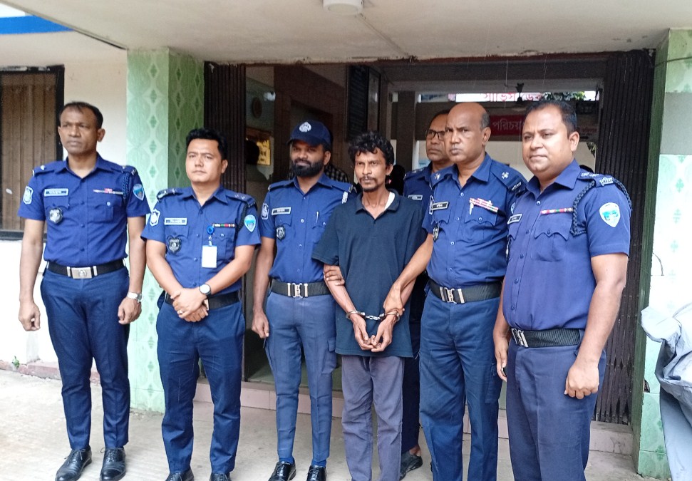বোয়ালখালীতে অটোরিকশা ছিনতাই ও হত্যাচেষ্টা মামলার মূল আসামি আটক
